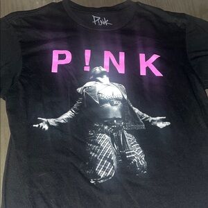 Black Pink Graphic T-Shirt 💓